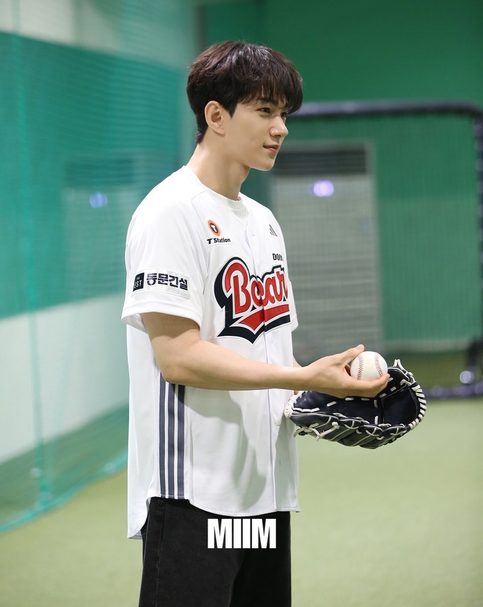 L_etter313's tweet photo. 260705 MIIM 인스타

#김명수 두산 시구 https://t.co/wWifz9FclX