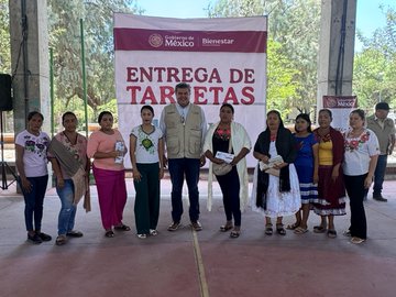 irreverentnws's tweet photo. Justicia social en territorio yaqui: entregan apoyos directos del FAISPIAM a cuatro comunidades
https://t.co/AataHlNld0 @OctavioAlmada1 @Claudiashein @bienestarmx @viniciosanchez https://t.co/N0iQNHD7uH