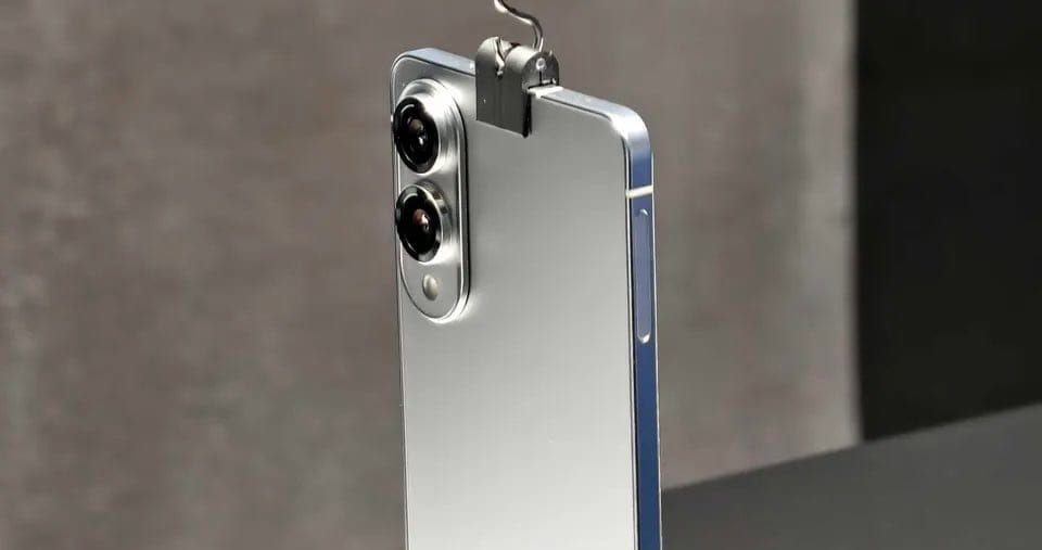 esjaydoesdefi's tweet photo. Samsung thinks we’ve forgotten about this Flop already😭✌️

2025-2025😂🥀
NOONE USES THIS BS https://t.co/TsEtiOZRNb