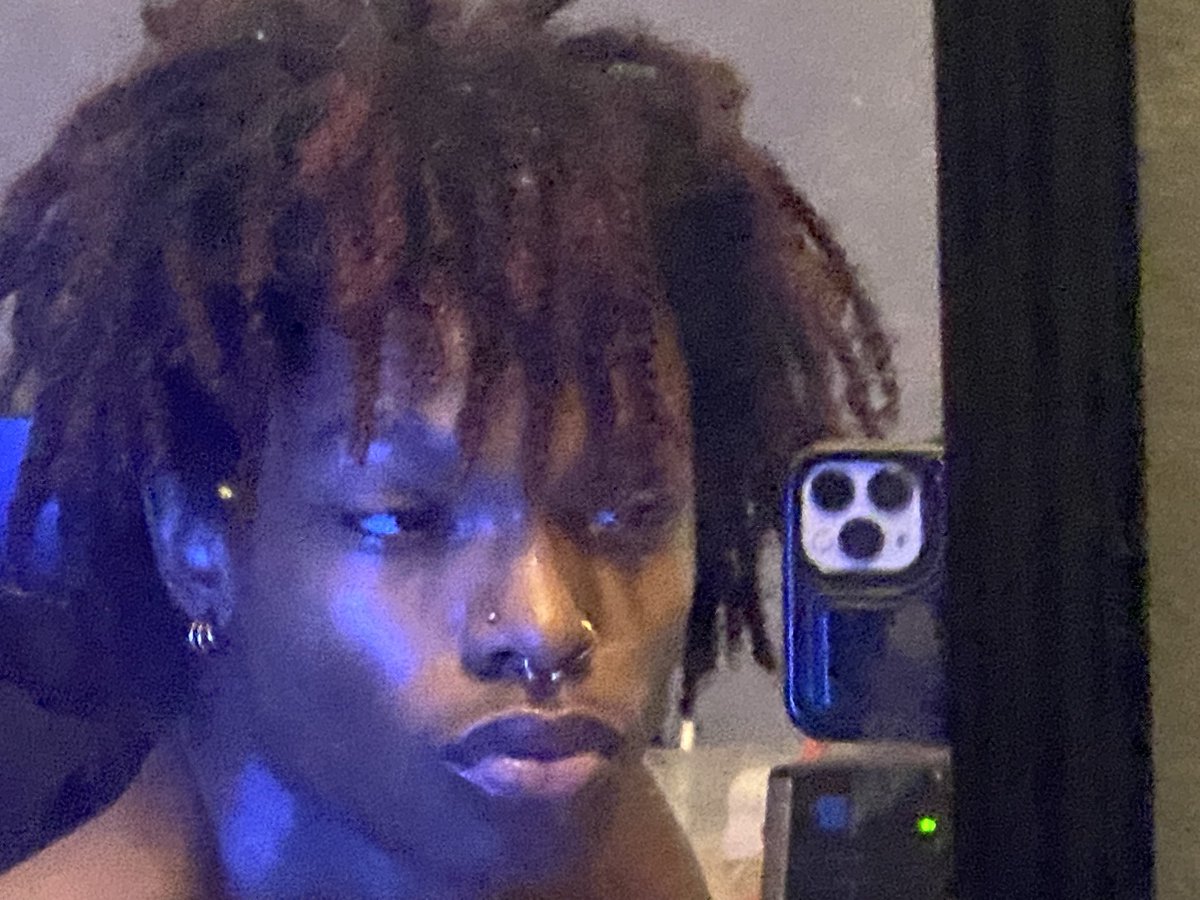 KAjeRay's tweet photo. My locs are so cool, I’m so cool https://t.co/QrIo6JXmxC