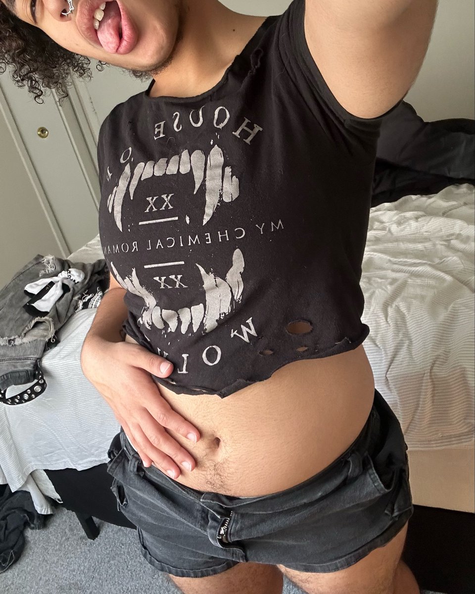 roxieb4rks's tweet photo. ♡ if u like clothed pic orrr retweet ⟳if you prefer naked pic!! https://t.co/gQeQg43DcZ