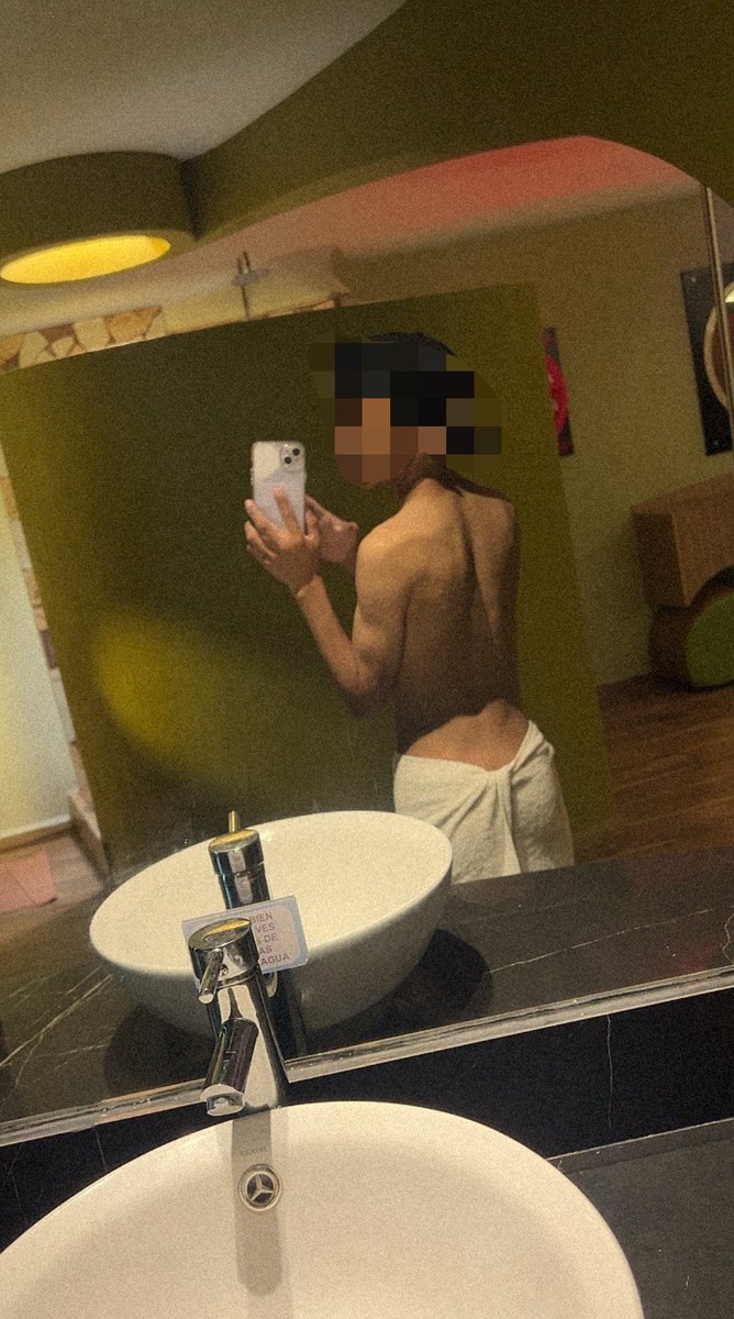dorukbhot's tweet photo. Un ratito de calientes jaja #hot  #life https://t.co/BkOSmSI4WK