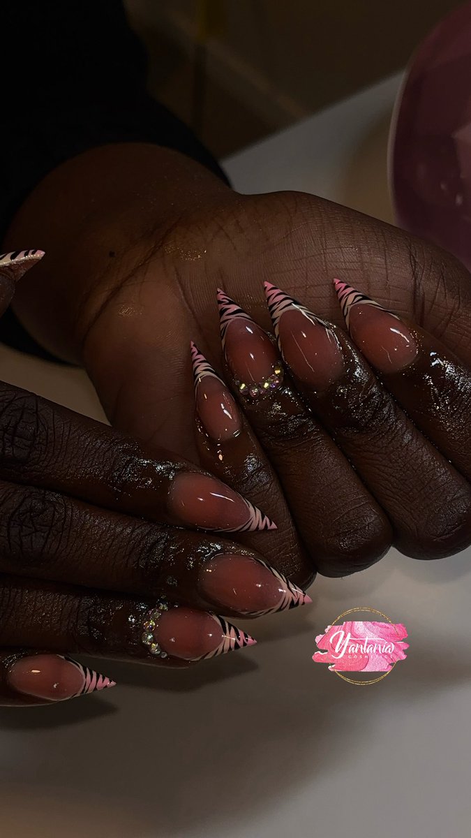 theyaniway's tweet photo. Happy 4th 🎆

Ig: @yantaniacosmetics || July Books Are Open &amp; Extremely Limited 🫶🏽

Use code ‘YANIWAY’ for $$ off your purchase @2cutenailsupply 🛍️

DM me to book your appointment and be deposit ready 📲

Located in Rosemount MN 📍#fyp #explore #mnnails #minnesota #viral https://t.co/60K9ebC2Ih