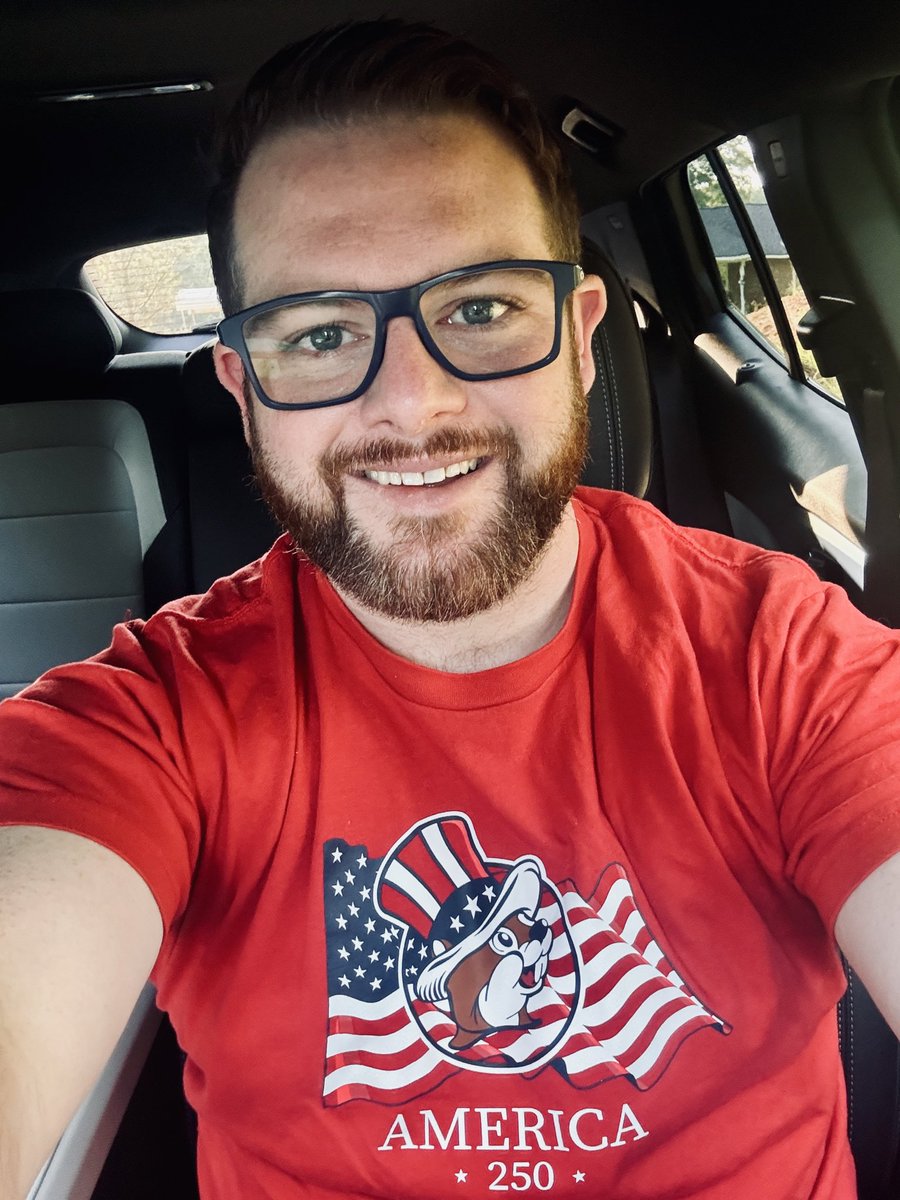 RichUndone's tweet photo. Happy 4th. 🇺🇸

Hope your day is as hot as the fireworks… and maybe a little louder. 😏🐻 https://t.co/xcDmWDavo9