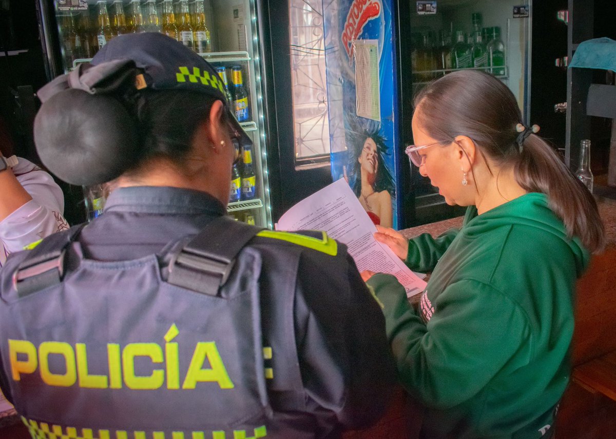 SecGobCundi's tweet photo. El trabajo conjunto 🫱🏼‍🫲🏽entre la @SecGobCundi, la @AlcaldiaMadrid y la Fuerza Pública 👮🏽‍♂️sigue dando resultados. Recuperamos vehículos🏍️, incautamos armas blancas 🔪y fortalecimos la seguridad con controles, prevención y presencia institucional. #CundinamarcaSegura👏🏼 https://t.co/7HvGsrYztB