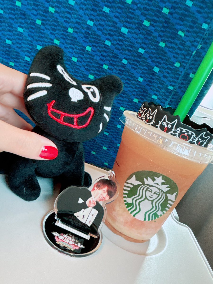 47n_nan's tweet photo. 3年ぶりに一人で弾丸日帰り遠征！！！！旦那氏には「妻の本気の不倫コーデ」と命名されました！！！！Foooo！！！！待ってろドーム！！！！ https://t.co/eyCNeFSRih