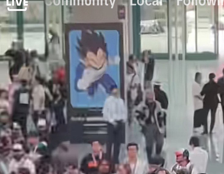 MsDBZbabe's tweet photo. This Vegeta image is at Anime Expo, anyone have a full clear shot? 🙏 https://t.co/QCD5VZMrnE