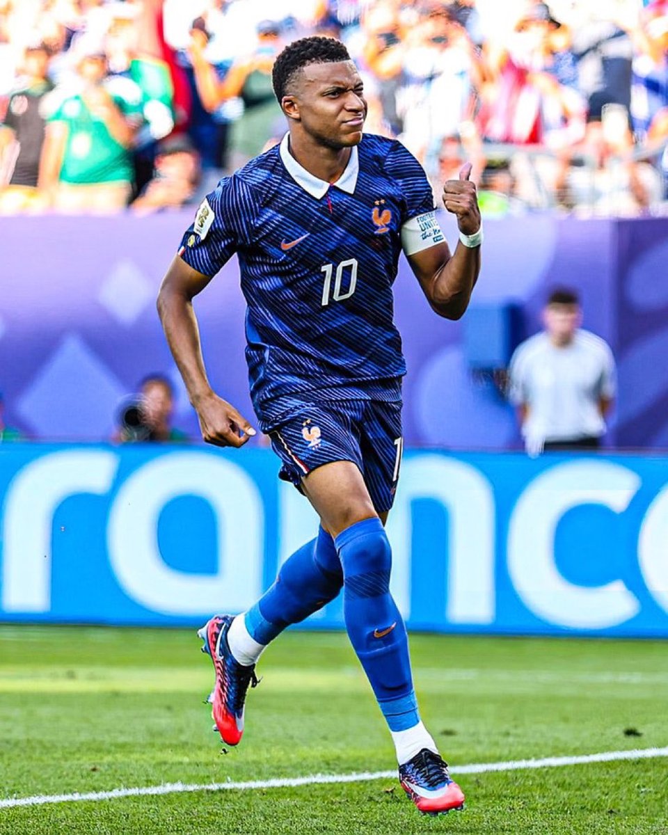 theMadridZone's tweet photo. 🚨🇫🇷 Kylian Mbappé is the FIRST player EVER to score 3 or more goals in three different World Cup KO stages:

2018: 3 goals
2022: 5 goals
2026: 3 goals, so far

INSANE. 😳 https://t.co/FDxvY6D42O