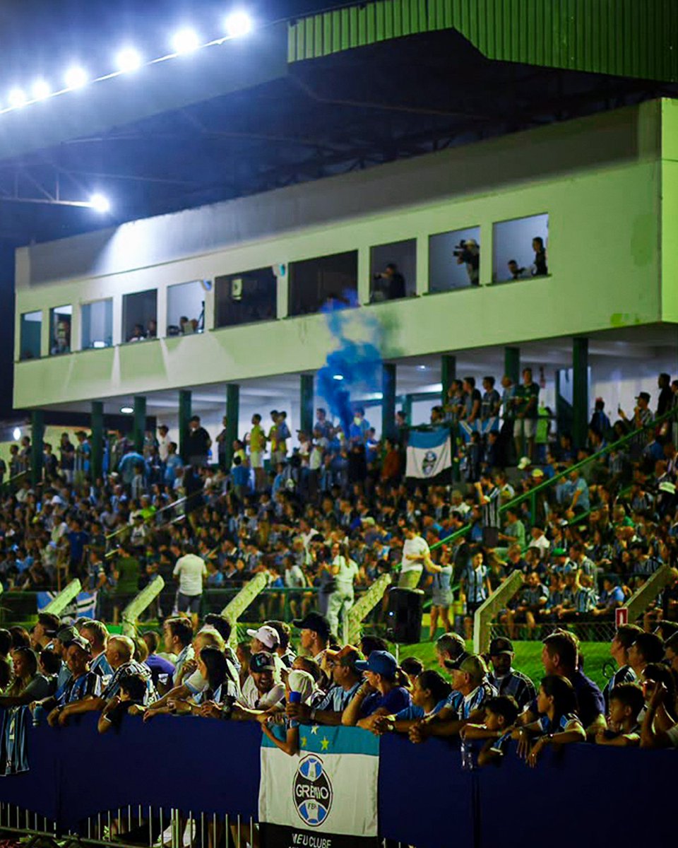 Gremio's tweet photo. Fim de jogo: #Grêmio 1x2 Chapecoense
Nosso próximo compromisso é contra o Cruzeiro, dia 12, no último amistoso preparatório para o restante da temporada.
#GRExCHA https://t.co/bLUNSYufZQ