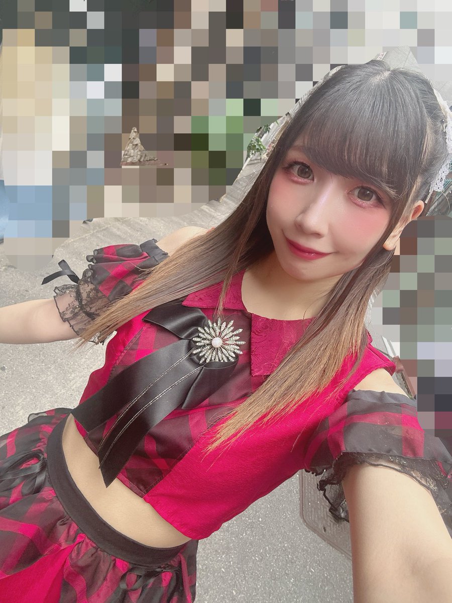 518_satsuki's tweet photo. 千秋楽終わったら夜は、秋葉原でライブだよー❣️

舞台は上野だから、はしごしやすいね？🫢

赤ペンライト持って会いに来てね!!
しかも珍しくライブ中写真撮影OKです！
特典会でいっぱいお話しようねっ❤️

📍秋葉原Galaxy
🎤19:05-19:25🤝19:30-20:20 A
🎫https://t.co/PWs45st5Tq
📸⭕️ https://t.co/mOv8NWw7xb