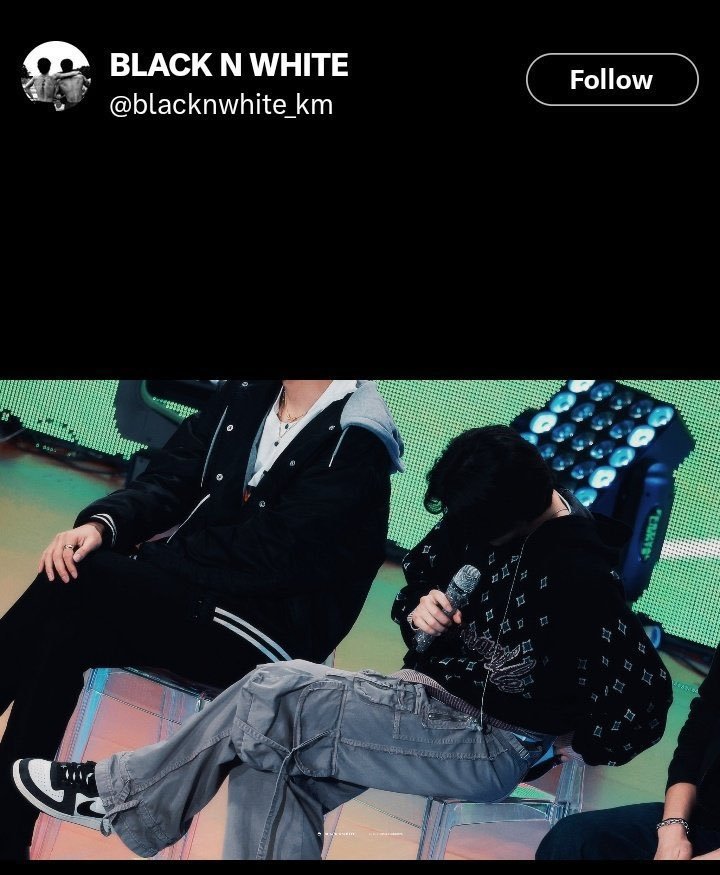 armyantithv's tweet photo. achei que a @jmjklab e a @formingukkie eram OT7, mas estão planejando projeto/evento com uma anti do taehyung que cortou ele da foto do próprio fanmeeting

"ah mas é uma conta focada só nos jikook", queria ver o discurso de vcs se fosse uma conta focada só no tae fazendo isso https://t.co/1PZTVw5qFv