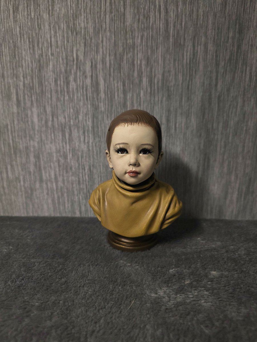 paintwithlinx's tweet photo. Customer requested a statue done of her grandson! So, I modeled it- printed it- and hand painted it! Look at those lashes

#statue #custom #family #handmade #catsclayations https://t.co/kpQCXPaGGh
