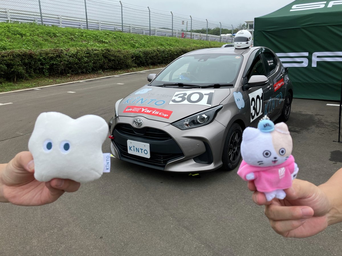KINTO_JP's tweet photo. 今日は……

／
KINTO テクノロジーズ 自動車部
#S耐チャレンジ 参戦日です🏎✨
＼

金曜日にラッピングした参戦車両も遂にお披露目！
現地やYouTubeの配信でこちらの車両を見かけたら応援をよろしくお願いいたします！

なんと車両は主催者からレンタルした車両で参戦‼
挑戦したい人が参加しやすいレースイベントが実現されています。
※車両へのラッピングは【現状復帰のうえ返却】を原則に許可をいただきました

スレッドのURLから本日のライブ配信をぜひご視聴ください👇
@SuperTaikyu_STO