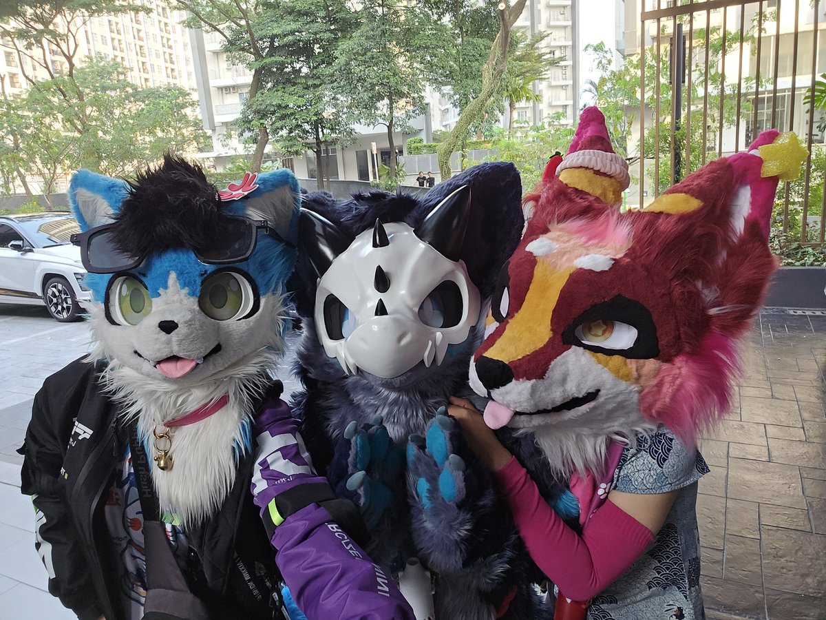 mischiefur's tweet photo. IWAG 2026 pic with @Runethetenth &amp; @Muusaang https://t.co/hvYFP8UpM4