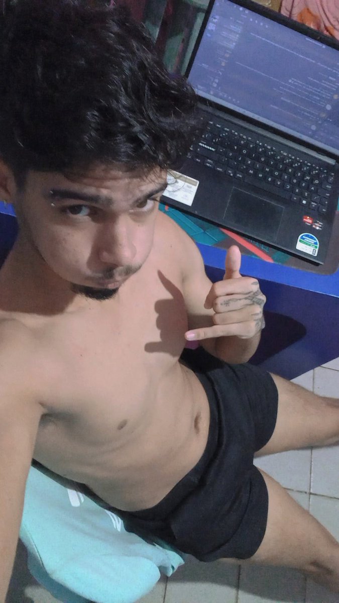 mawiike's tweet photo. Oi, assistiram a minha stream? https://t.co/73WTAYjV5Y