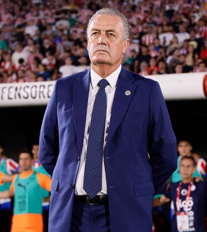 CNdeF__14051899's tweet photo. Gran mundialazo para el profe Alfaro. Se metió en el bolsillo a todos los que pregonan la filosofía y el poco apego con la nación que representa, hace fuego con dos piedras, eliminó a Turquía y a Alemania, se metió y peleó con los franceses. Acá es donde lloran lloran bielsistas. https://t.co/dNMadB6TnZ