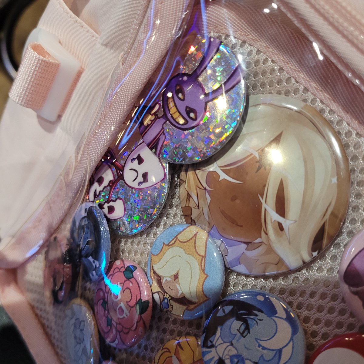 DeceitfullAzure's tweet photo. Holy shit I had a lovely day at the #animaritime https://t.co/ahYgYon8l9