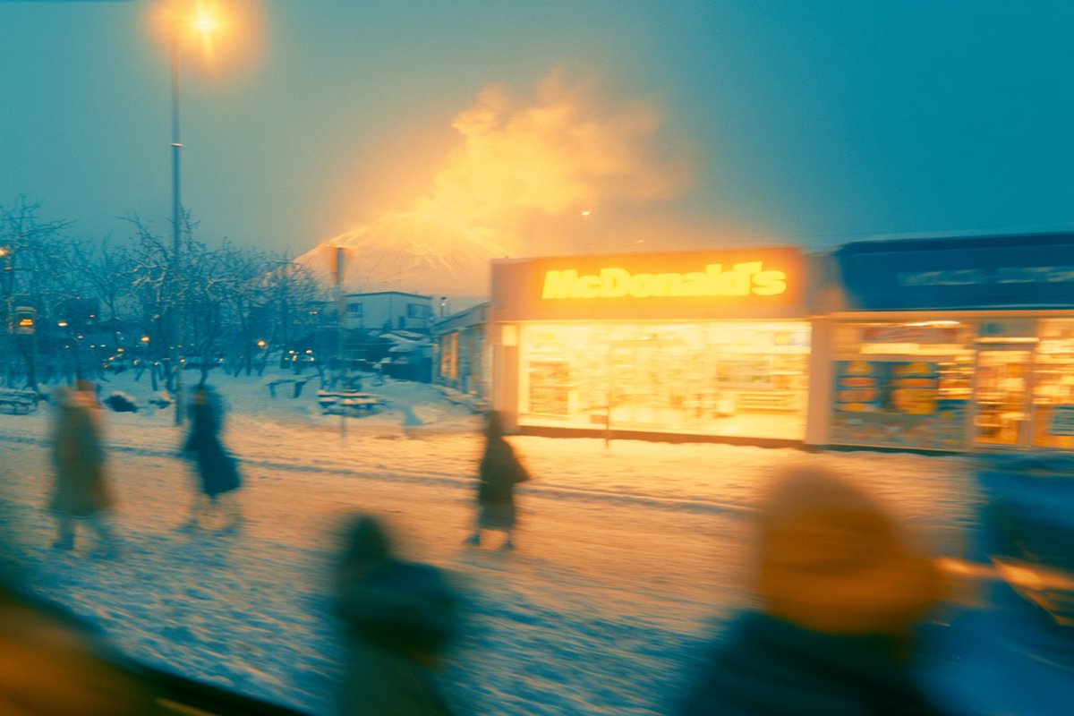 shellwetwit1's tweet photo. Cool ambient and nostalgic warmth exploration.

@midjourney https://t.co/rAly4QvXUk