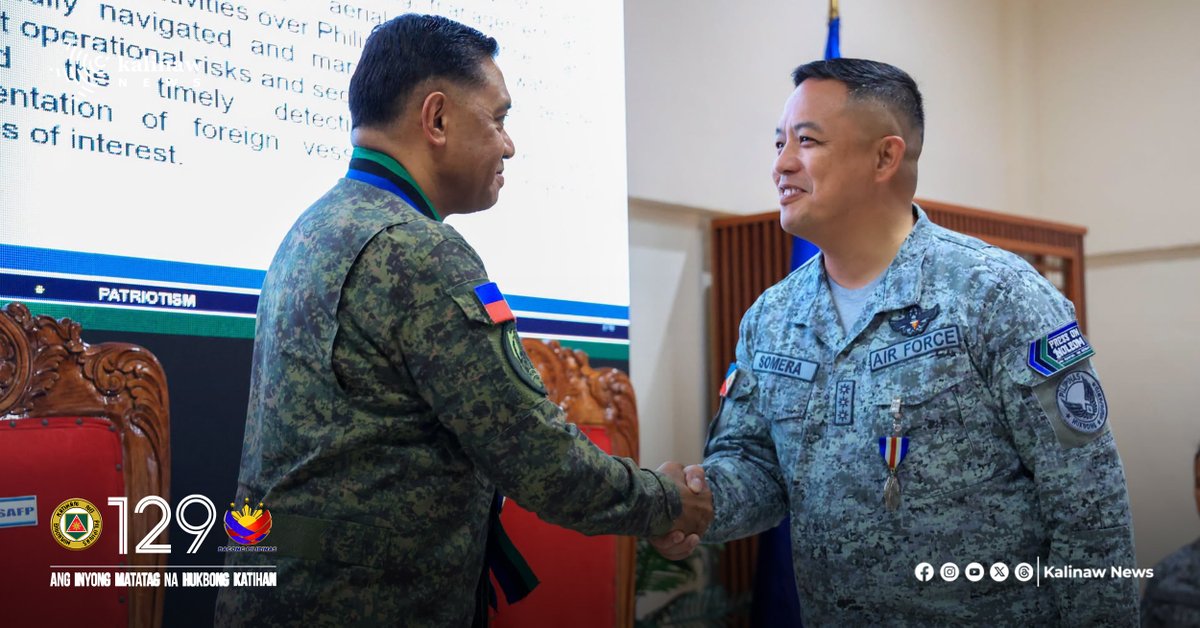 KalinawN19869's tweet photo. AFP Chief Honors Outstanding NOLCOM Personnel During Farewell Visit
Read: https://t.co/Xb7mQGxFJA
#OneAFPOnePhilippines
#StrongAFPStrongPhilippines
#AngInyongMatatagNaHukbongKatihan
#Army129
#CATEXKatihan https://t.co/3ujcxLbi6W