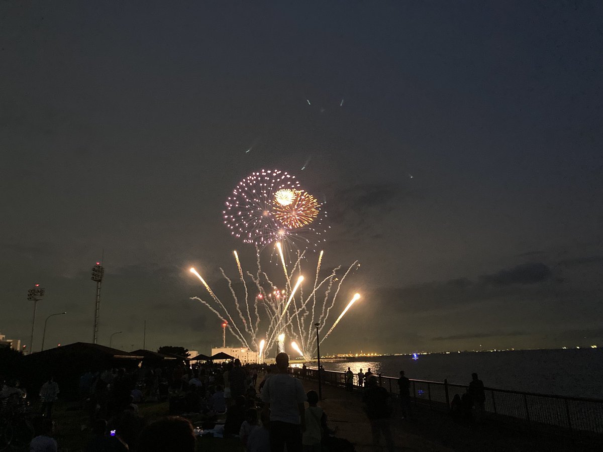 dayefsw5136's tweet photo. 昨晩は横須賀米軍基地の独立記念日花火大会🎆ポパイめっちゃ混んでた😎 https://t.co/NXUhDjRISf