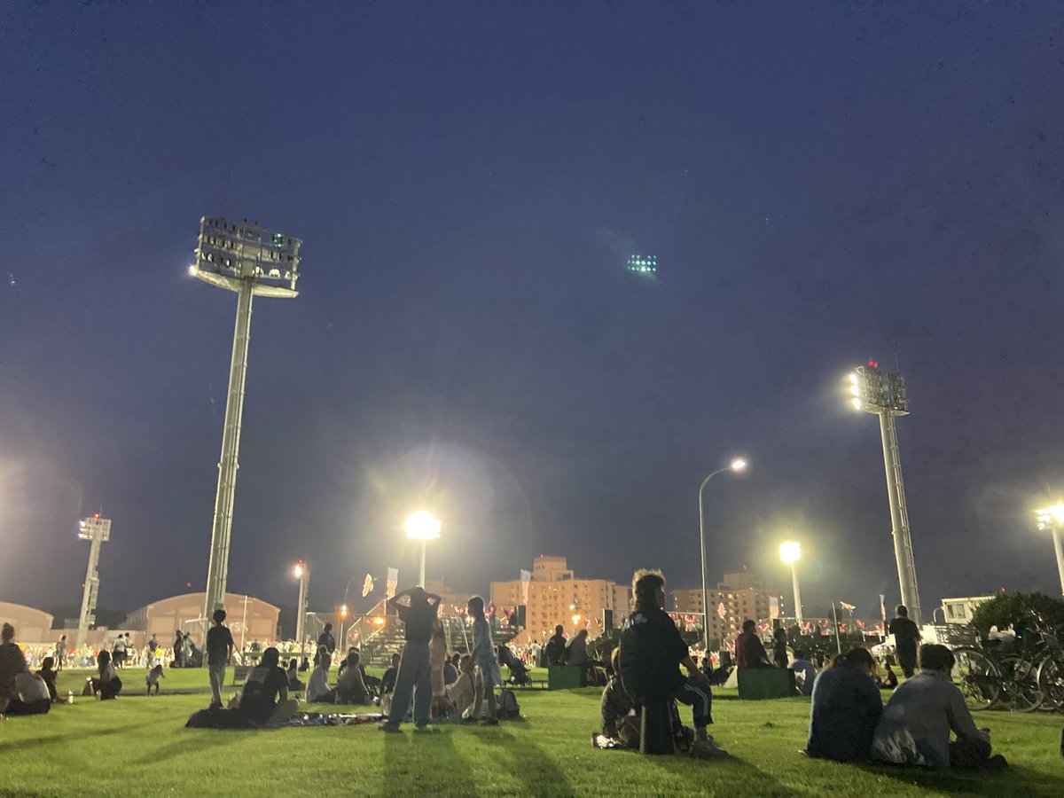 dayefsw5136's tweet photo. 昨晩は横須賀米軍基地の独立記念日花火大会🎆ポパイめっちゃ混んでた😎 https://t.co/NXUhDjRISf