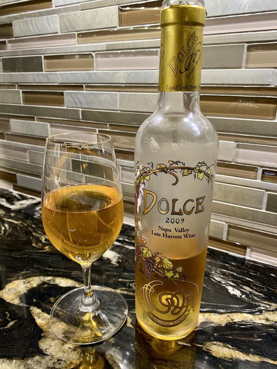 HammerHeadcases's tweet photo. Dessert was pretty “Sweet” - strawberry marsmellow cream pie with a pretzel crust and topping. Washed down with “Dolce” from @NickelandNickel 

#wine #winelover #winos #vino #twittersupperclub https://t.co/0CGmik4MmJ