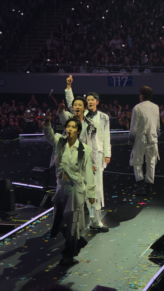 sulaybrainrot's tweet photo. started from the bottom                  now we're here

#EXhOrizonInManila #EXOPlanet6Manila https://t.co/bJ8qkD8zMl