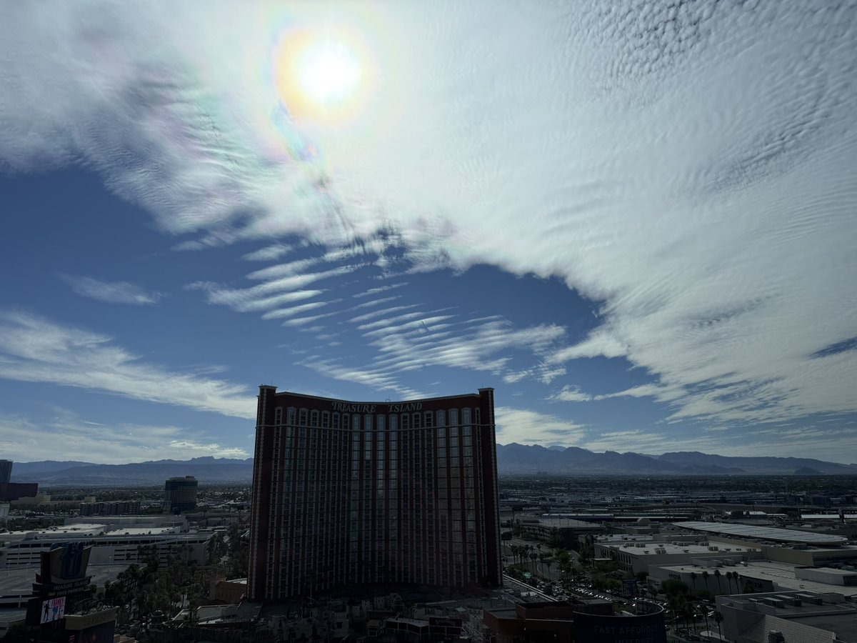 Slvrbolt's tweet photo. @spann Hey, is this an example of atmospheric gravity waves? I also really like the cloud iridescence. So different out here in Las Vegas as compared to our home in the FL Panhandle. https://t.co/pQgMpcXQna