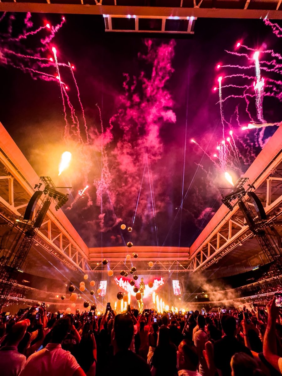 DecathlonArena's tweet photo. 3 &amp; 4 JUILLET 2026 - THE WEEKND🌟

La Decathlon Arena - Stade Pierre-Mauroy a vibré au rythme de The Weeknd pendant deux soirées magiques. 

Merci à tous🤩 https://t.co/0kyx9likKF