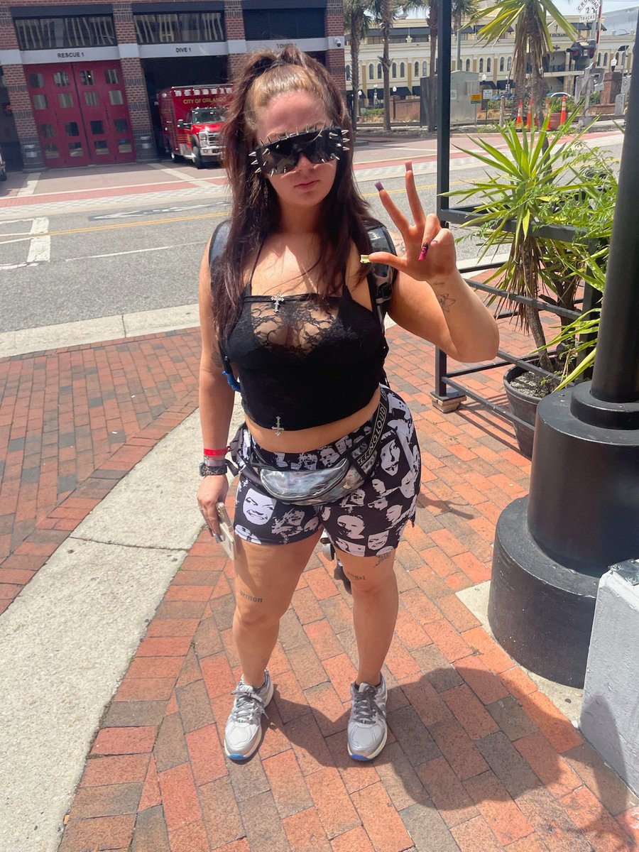 Rose_32187's tweet photo. FaceTime till nut? DMs open #teenagee #teenagegirls
#facetimeusa #facetimetillnut #buyingfacetime #facetimeshow #facetimesesh #buying_contents #selling_contents https://t.co/kTmmS4uqF8