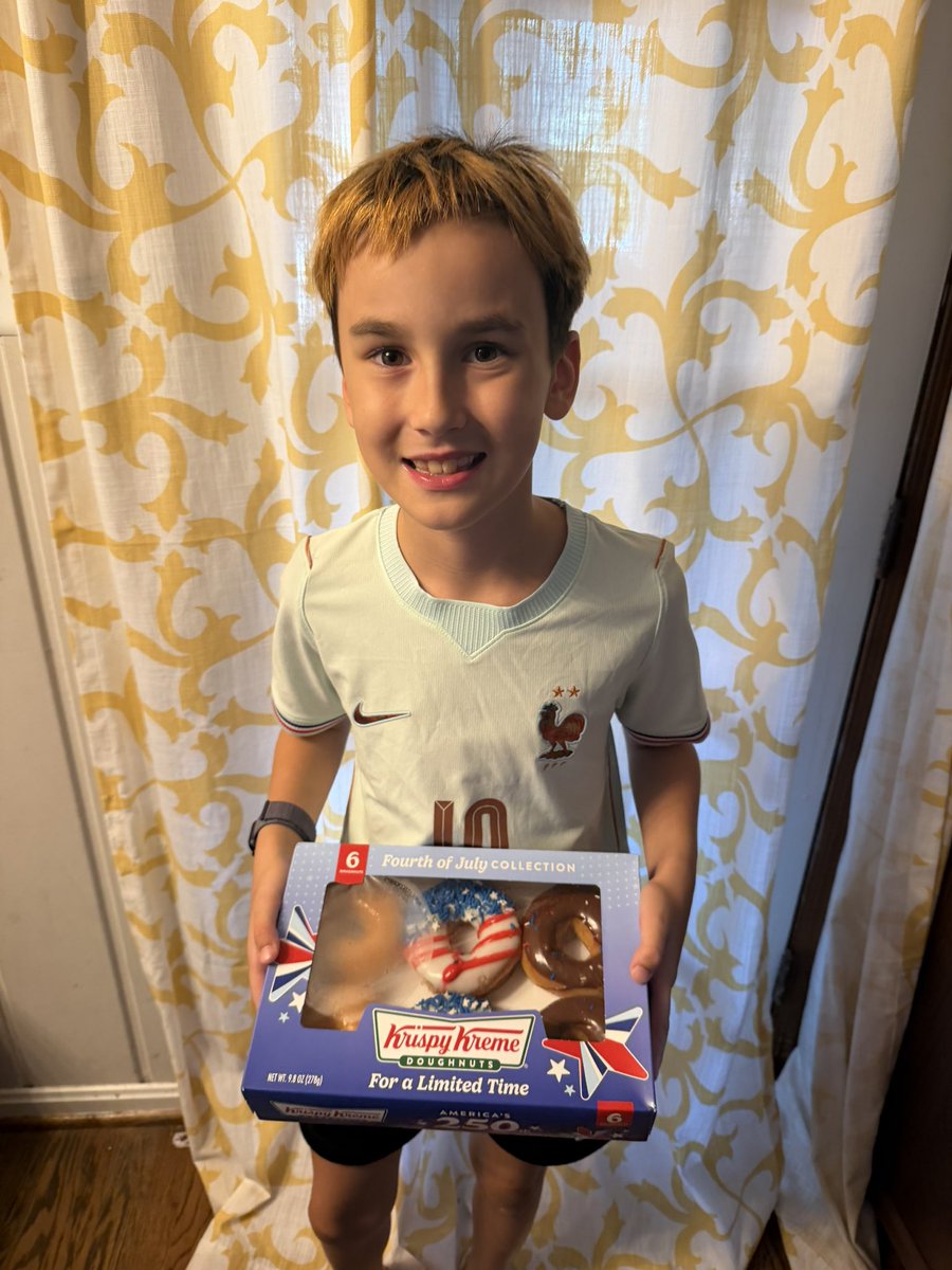 jtrain1212's tweet photo. @KMbappe @equipedefrance Champ has some Krispy Kreme to share to help celebrate the win! https://t.co/fPCjsvNAPo