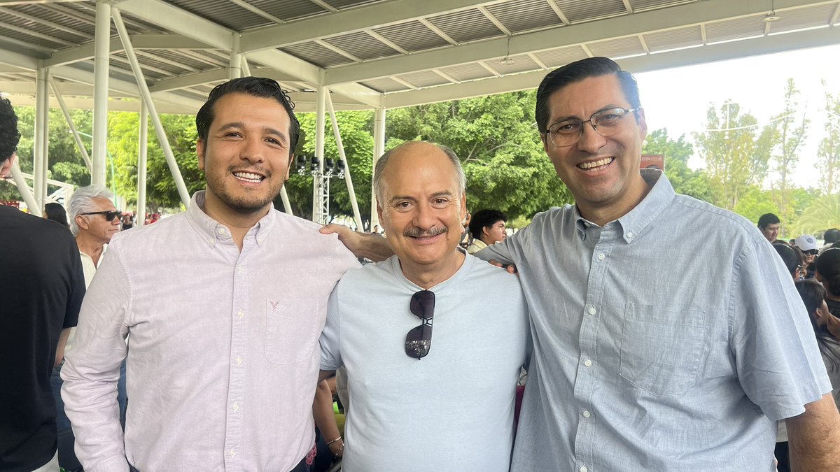 luisgerardo_glz's tweet photo. Acompañamos a nuestra alcaldesa Ale Gutiérrez al evento del programa Pásale Gratis, una iniciativa que sigue acercando el deporte, la recreación y los espacios públicos a las familias leonesas.

Hoy, más de 9 millones de personas han disfrutado de los beneficios de #PásaleGratis https://t.co/hPX9shCGgC