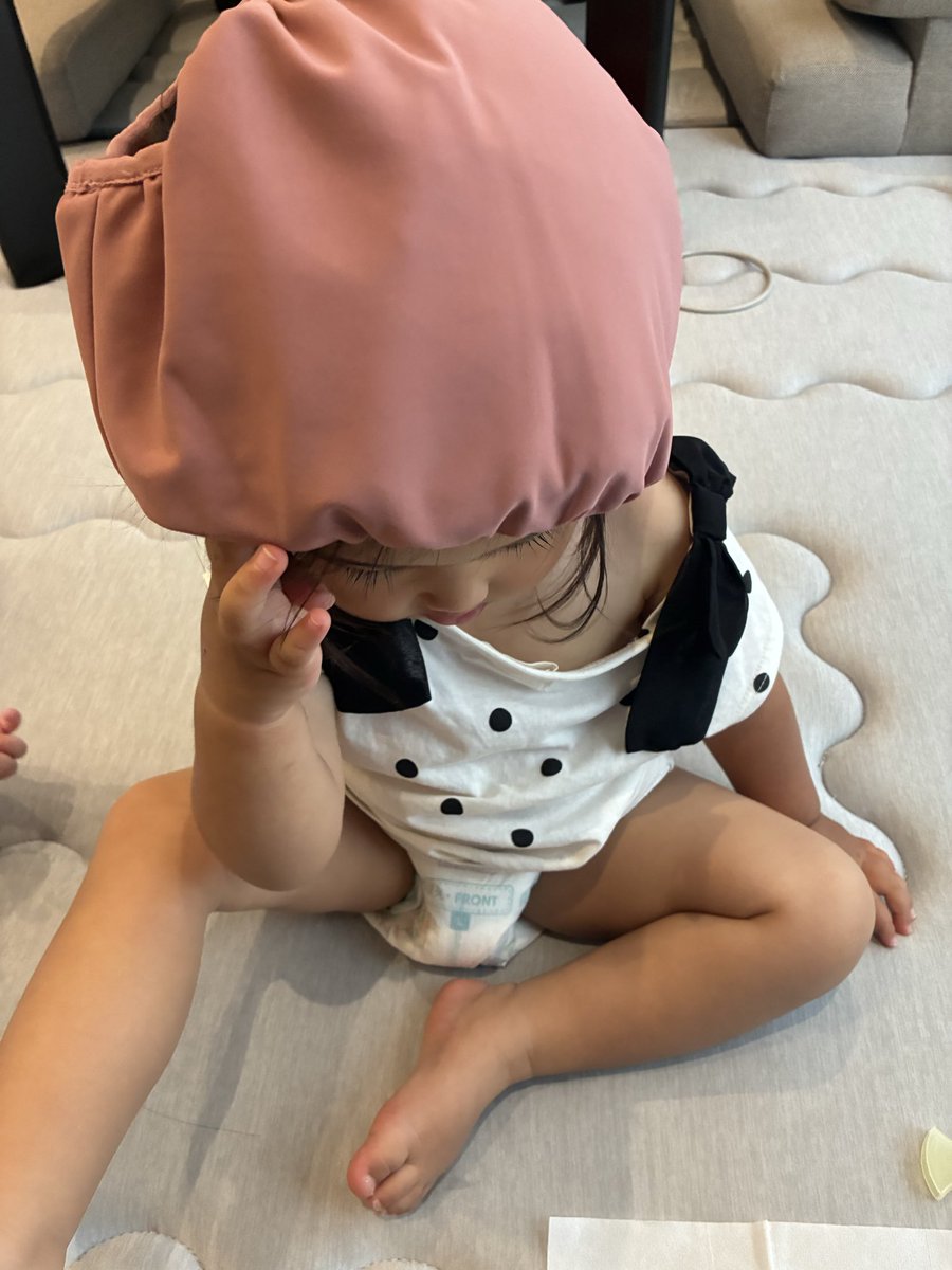 skrmylavlav's tweet photo. ぼうしー！って持ってきたそれ
ズボンなのよ https://t.co/8oRoLhLTAg