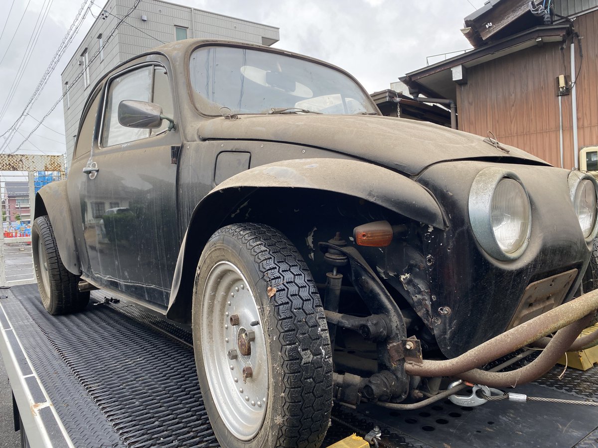 Golden_cat68's tweet photo. 祖母の空き家解体が概ね決まったので納屋に置かせてもらってた車を引っ張って来た
長年放置してたので「Forza Horizon」とかのバーンファインド状態になってたのね

30スカイラインが売れたら直して乗ろうか検討中 https://t.co/7eUOWHrWUi