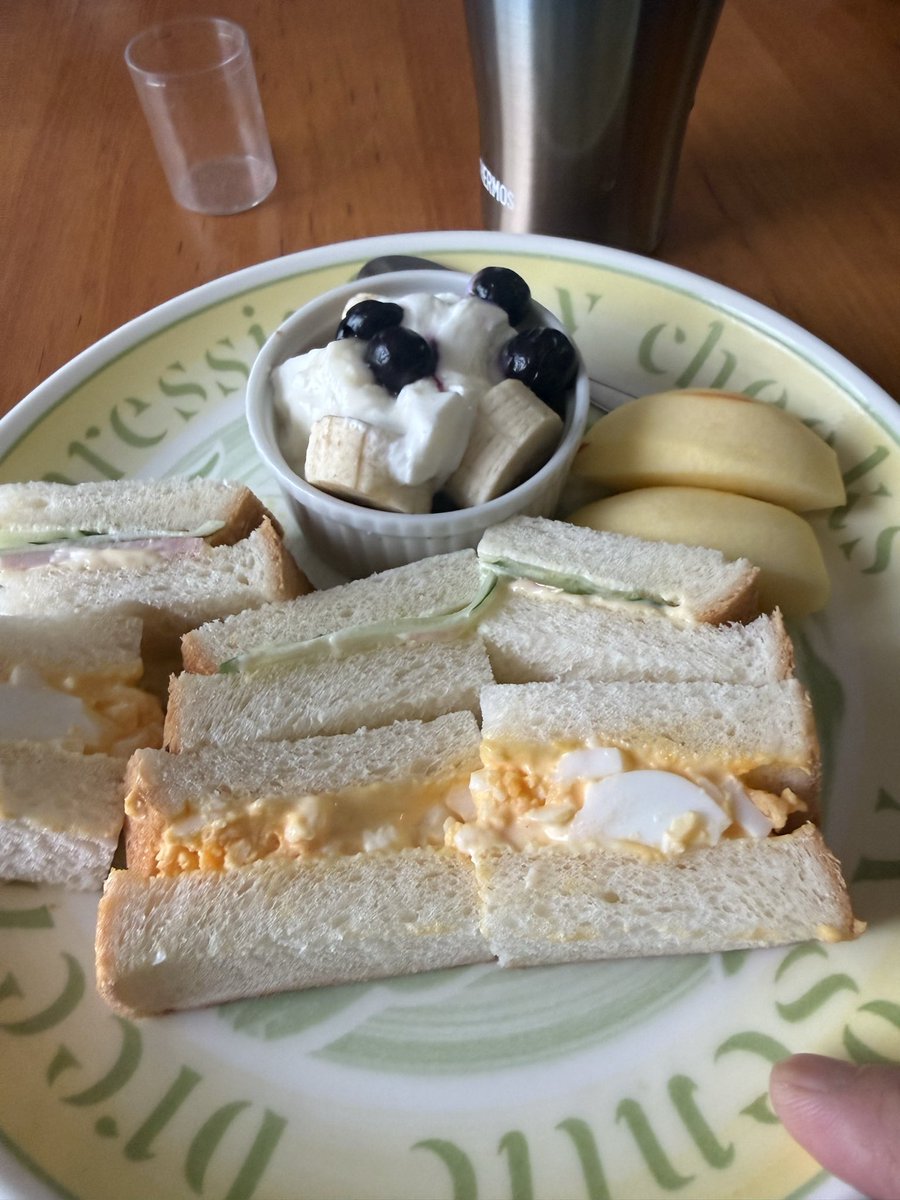 Haman01's tweet photo. おはようございます。今朝も4時起きして次男を送り出し、二度寝。弁当も作ったのに、まさかの忘れて行きました。
長男は英検のヒヤリングテスト、
一緒に有明行ってきます。

#お腹ペコリン部
#おうちごはん
#朝ご飯 https://t.co/sDN4baYhXR