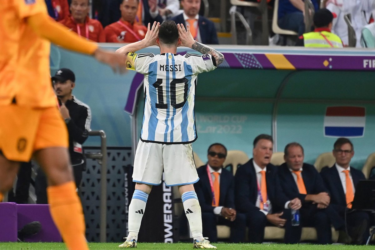 FCB_nenn's tweet photo. agresivo🤬          /          que canchero Kiki💪🏾 https://t.co/zjMPEbIhQs