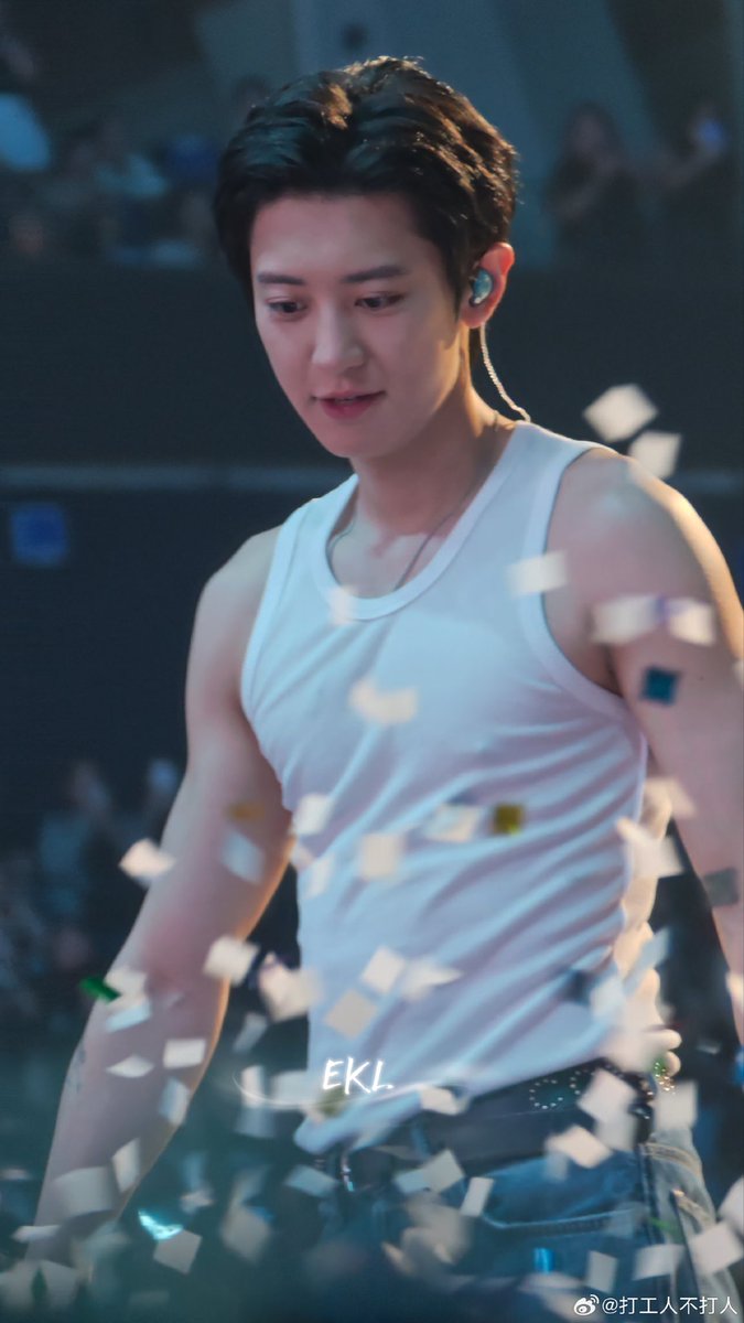 loeyprecioso's tweet photo. no need to pick between a hottie and a cutie when he can be both https://t.co/IYVdtlm6KO