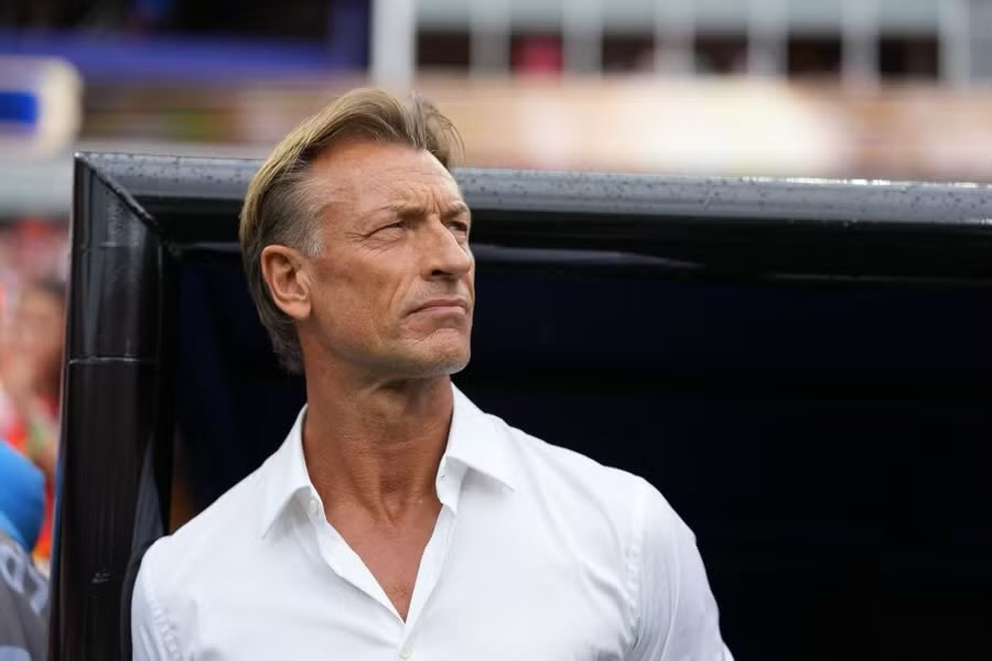 AwalMoHudu's tweet photo. Destiny just brings us together so Herve Renard is up for grabs after he steps down from his role as Tunisia 🇹🇳 Head Coach. He must be next 🇬🇭 Black Stars coach. https://t.co/BeUMhS4xxV