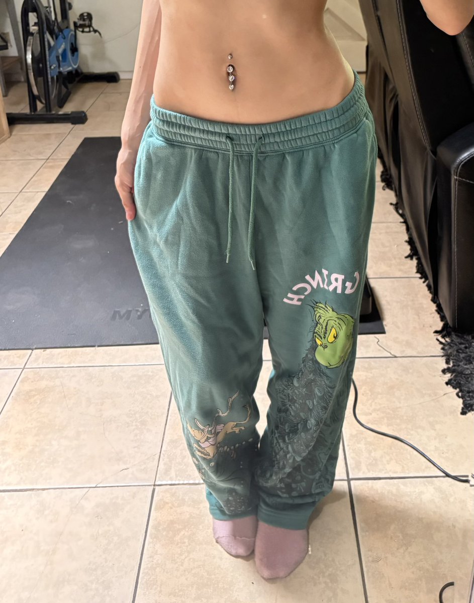 vivinellaa's tweet photo. Made my skirt for the Mexico game tm⚽️🇲🇽 im soooo readyyy #worldcup #YSISÍ https://t.co/kLfdlCN4sK