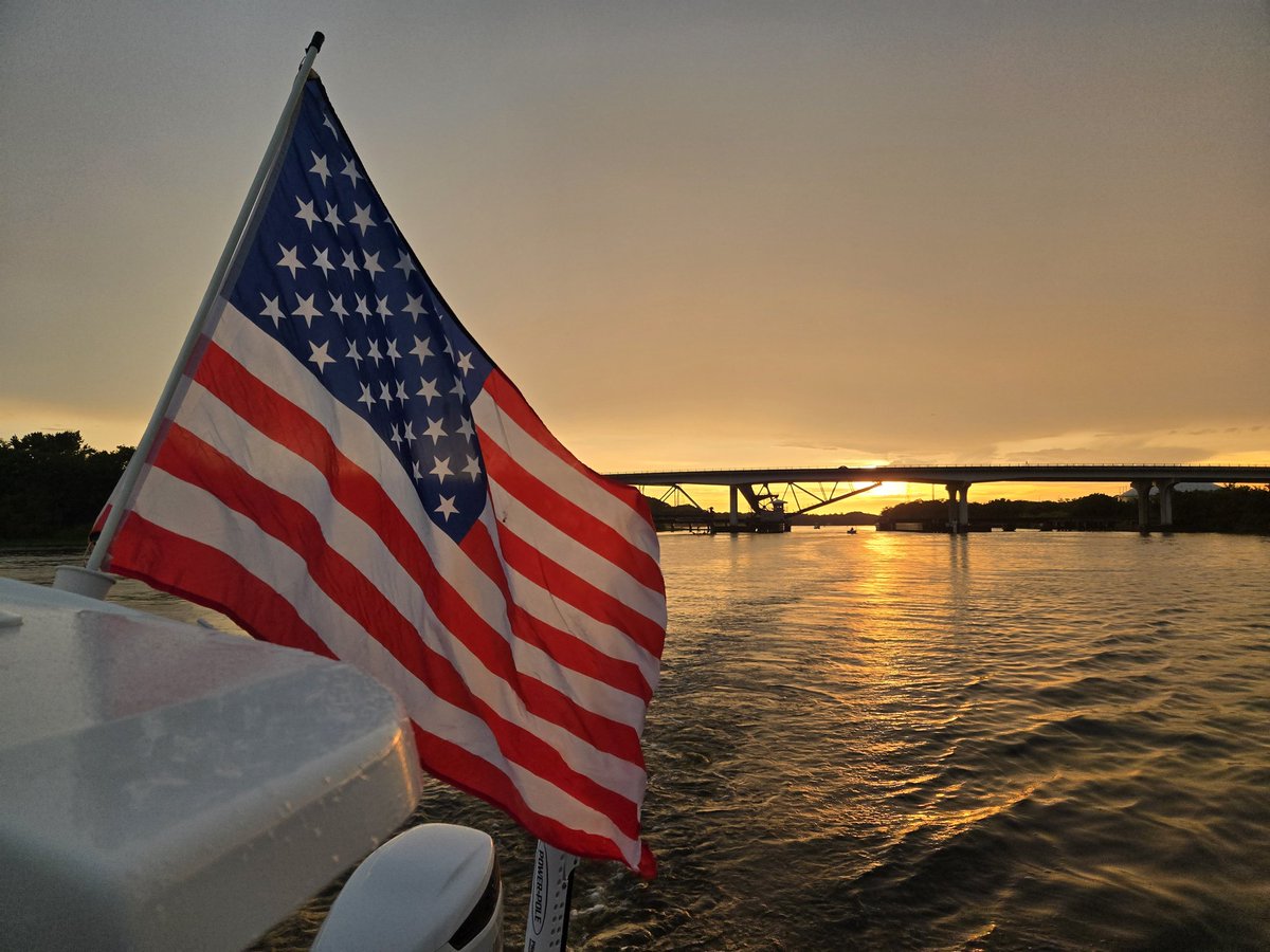 mknox_10's tweet photo. 250 🇺🇸 https://t.co/W3vaFYf8kL
