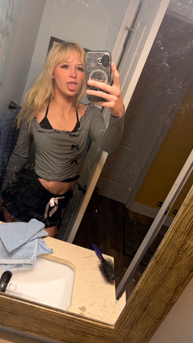 Valyafenny's tweet photo. don’t test me, i flirt back worse https://t.co/dtrfnrqsfz