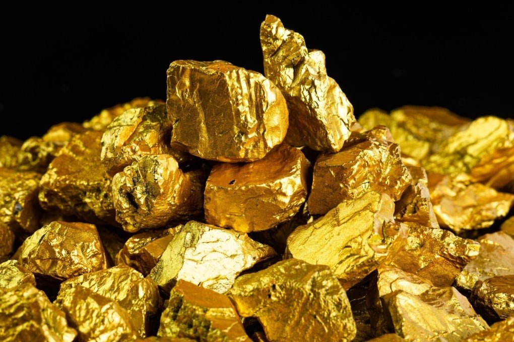 Chunnusingh_'s tweet photo. 🌍 GOLD WEALTH RANKING:

🇮🇳 India (households): 25,000-35,000 tonnes
🇺🇸 USA (official): 8,133 tonnes
🇩🇪 Germany: 3,355 tonnes
🇨🇳 China (households): ~24,000 tonnes

Which country surprised you? 👇 https://t.co/s4ibIlPrGu