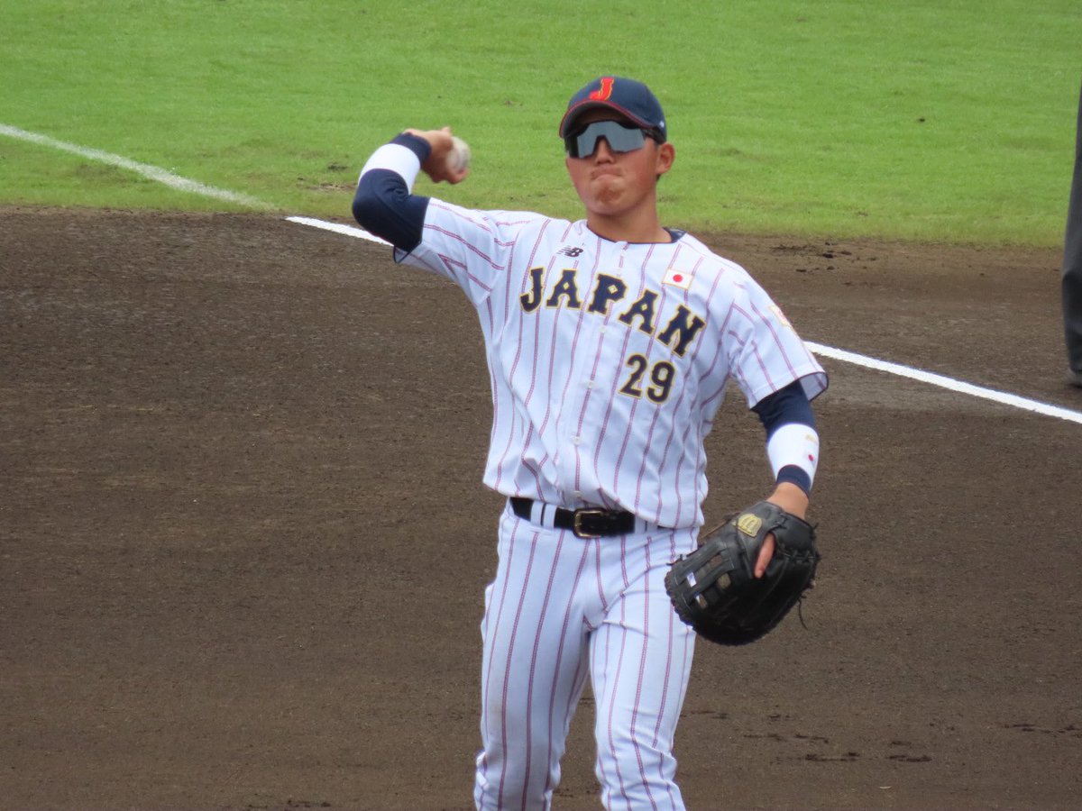 RT_DHJYGD's tweet photo. 侍ジャパン大学日本代表直前合宿🏟️ENEOSとの練習試合⚾️9回にタイムリーを打った法政の境くん🤩同じ法政の井上くんと共に🥳井上くんはバッティング練習でかなりいいスイングしてたし、守備でも積極性が出て来た感じでよかった👍 https://t.co/1aPSUwY5NK