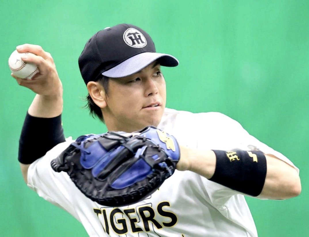 tigers_0244's tweet photo. 阪神・梅野 引退表明の中村晃に「リスペクト」 捕手目線で苦しめられた異次元の勝負強さ「とにかくしぶとい」 https://t.co/ETXH4MFKzr
中村選手、
良い意味で本当に嫌な選手…⚾️
引退と聞くと、やっぱり寂しい🍀

梅ちゃん…
まだまだ一試合でも多く
一本でも多く
一日も長く…⚾️✨ https://t.co/izntEx5pcr