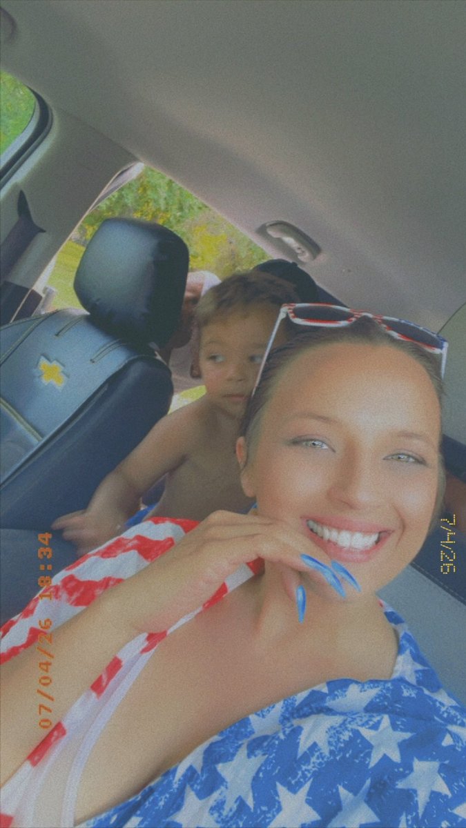 KeepItSmooth_'s tweet photo. What a great start to a fun filled 4th of July weekend with my family 🥰❤️🤍💙 #happy4th 🇺🇸🎆 https://t.co/Da2uKHPSVh