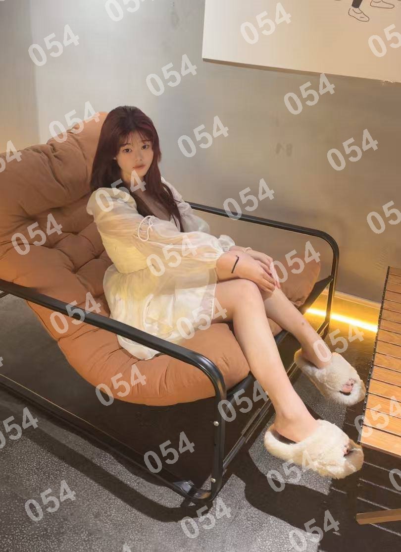 KenAllender's tweet photo. 👉助理@chunlibey
看上了请截图妹子便客服快速安排
云浮市罗定市连州镇文体广场
#云浮
时间从未愈合伤口，它只是把痛苦深埋在心底。 https://t.co/WRkRIFNmdV