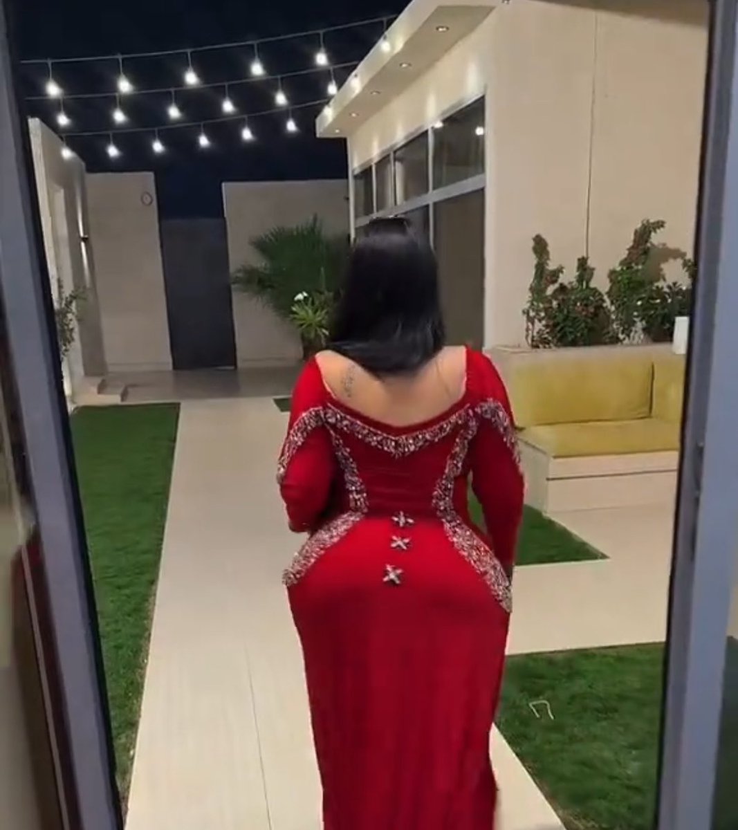 bexouae8rf's tweet photo. تبي زبي بكسمك المشحم لايك😂😂🦶🏾 https://t.co/lRD8dRK0ob