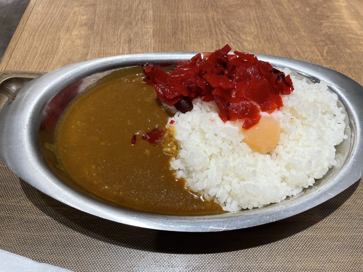 0627tsune's tweet photo. ベルグからの大盛りエッグカレー

朝から食欲が止まらない！！笑 https://t.co/ICCoAiNIw9