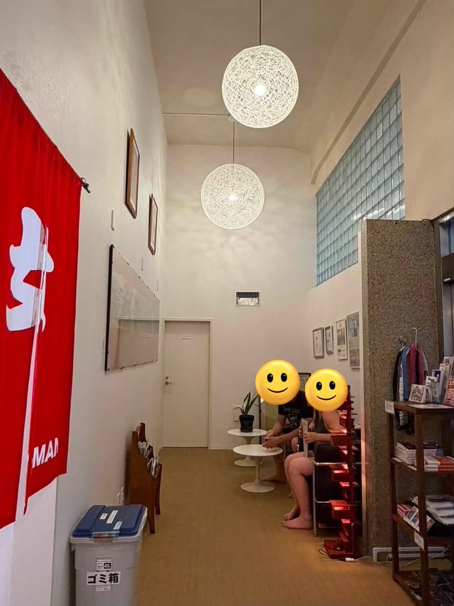 _radiumonsen's tweet photo. 新世界ラジウム温泉です。
当浴場のある新世界は、インバウンドの街に変化しました。
弊湯では、それに対応して、海外からのお客様に優しい店づくりを目指しています。
#大阪 #銭湯 https://t.co/mV0rW3jte9
