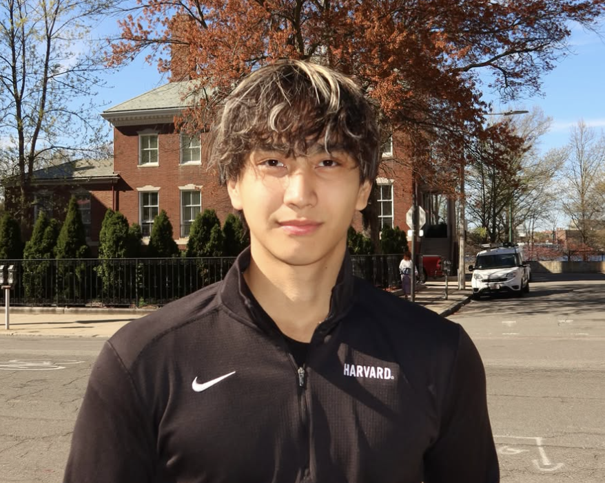 insidefolkative's tweet photo. Profil Ayden Victory Haoken, mahasiswa peraih beasiswa penuh Harvard yang kini jadi peserta Clash of Champions Season 3: 

- Ayden Victory Haoken, alumni Sinarmas World Academy (SWA) angkatan 2025, diterima di delapan universitas ternama dunia, termasuk Harvard University, Stanford University, University of Pennsylvania (Wharton), UC Berkeley, UCLA, UC San Diego, University of Washington, dan Purdue University.

- Beberapa di antaranya disertai beasiswa bergengsi, seperti beasiswa penuh dari Harvard, beasiswa prestasi dari Stanford, serta Regents' & Chancellor's Scholarship dari UC Berkeley.

- Ayden kemudian memilih melanjutkan studi di Harvard University sebagai mahasiswa Applied Mathematics and Economics angkatan 2025.

- Di bidang sosial, Ayden membangun sebuah startup pendidikan dan teknologi yang menyelenggarakan lokakarya robotika dan energi terbarukan bagi anak muda, sekaligus menyalurkan perlengkapan pendidikan berbasis STEM ke sekolah-sekolah di wilayah terdampak bencana.

- Prestasinya di bidang sains dan teknologi mencakup juara pertama World Robot Olympiad (WRO) di Kanada, juara ketiga WRO di Jerman, Cambridge Learner Award for Climate Action, serta penghargaan Best STEM Research Paper dari University of Tokyo.

- Ayden juga dinobatkan sebagai RISE Global Winner 2024 berkat kontribusinya dalam pengembangan teknologi iklim dan pemerataan akses kesempatan, serta meraih Industrial Design Award pada First Robotics Competition (FRC).

- Berkat berbagai pencapaian tersebut, Ayden masuk dalam daftar 100 inovator muda dunia di bawah usia 18 tahun yang dinilai menciptakan teknologi untuk mengatasi ketimpangan dan memperluas akses kesempatan.

- Lahir di Medan pada 31 Agustus, Ayden menempuh pendidikan di Sinarmas World Academy sebelum melanjutkan ke Harvard. Dalam profil Clash of Champions (COC) Season 3 Batch 6, ia juga tercatat memiliki IPK 3,50 dari skala 4,00.